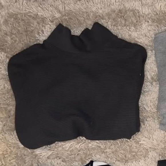 6 tops: 2 Artizia & 4 Abercrombie - Picture 2 of 7